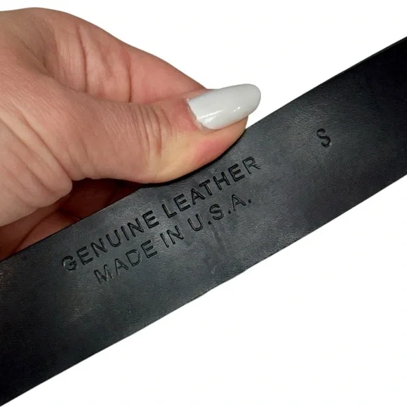 Carlisle Black Croc-Embossed Leather Belt with Sculptural Silver Buckle, Small - Picture 6 of 13